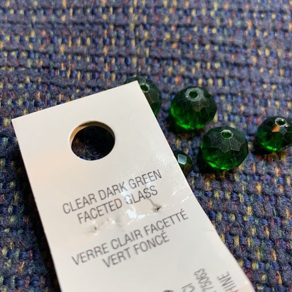 New Hand Crafted Oregon Ducks 🦆 Bling Themed Post, Dangling Earrings - Picture 9 of 9